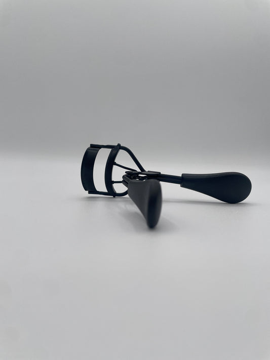 BLACK EYELASH CURLER